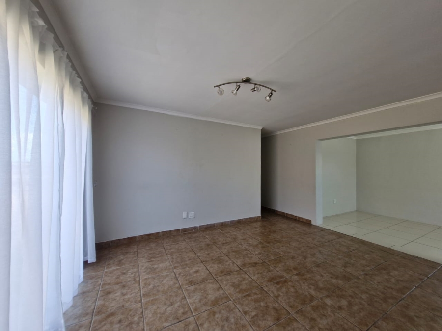 To Let 3 Bedroom Property for Rent in Parsonsvlei Eastern Cape